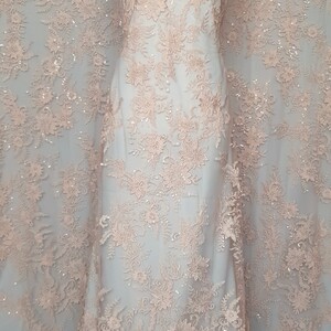 HAFT NA TIULU ZDOBIONY CEKINAMI