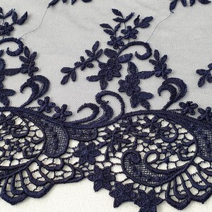 HAFT NA TIULU Z GIPIUROWYM BRZEGIEM