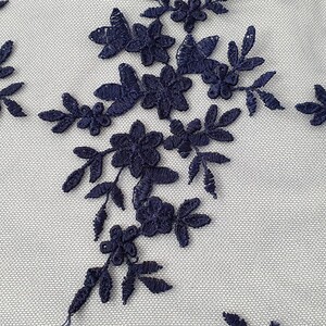 HAFT NA TIULU Z GIPIUROWYM BRZEGIEM