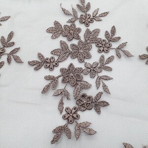 HAFT NA TIULU Z GIPIUROWYM BRZEGIEM