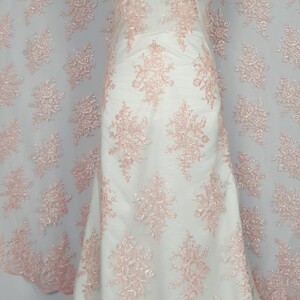 HAFT NA TIULU ZDOBIONY CEKINAMI