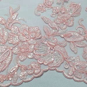 HAFT NA TIULU ZDOBIONY CEKINAMI