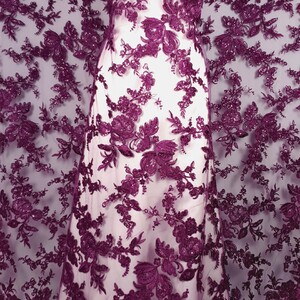 HAFT NA TIULU ZDOBIONY CEKINAMI