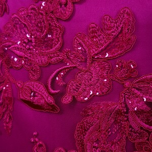 HAFT NA TIULU ZDOBIONY CEKINAMI