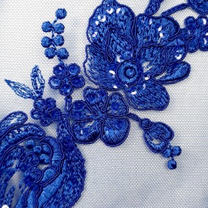 HAFT NA TIULU ZDOBIONY CEKINAMI