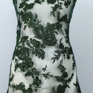 HAFT NA TIULU ZDOBIONY CEKINAMI