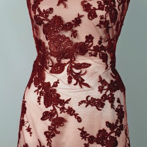 HAFT NA TIULU ZDOBIONY CEKINAMI