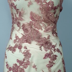 HAFT NA TIULU ZDOBIONY CEKINAMI