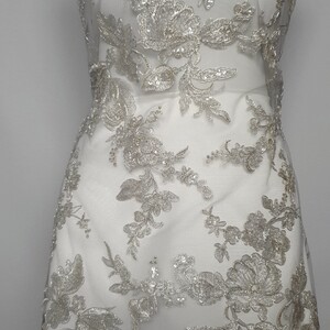 HAFT NA TIULU ZDOBIONY CEKINAMI