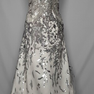 HAFT NA TIULU ZDOBIONY CEKINAMI - 3022484