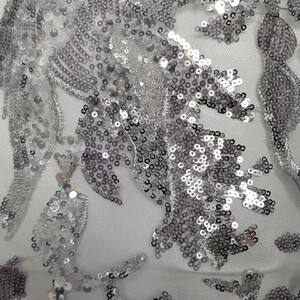 HAFT NA TIULU ZDOBIONY CEKINAMI