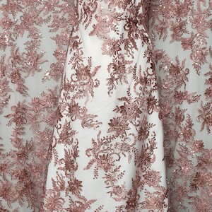 HAFT NA TIULU ZDOBIONY CEKINAMI