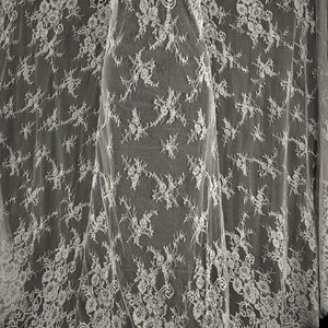 KORONKA FRANCUSKA ZDOBIONA