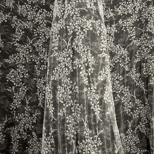 HAFT NA PODKŁADZIE ZDOBIONY