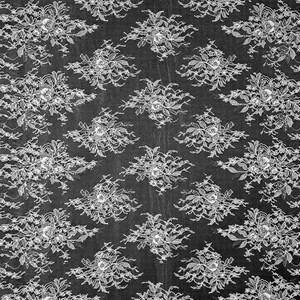 KORONKA FRANCUSKA ZDOBIONA