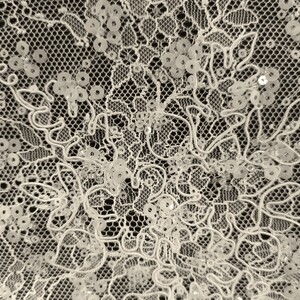 KORONKA FRANCUSKA ZDOBIONA