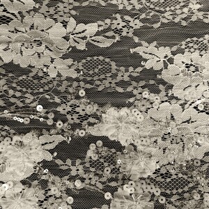 KORONKA FRANCUSKA ZDOBIONA