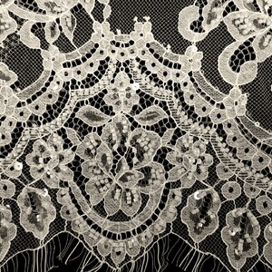 KORONKA FRANCUSKA ZDOBIONA 