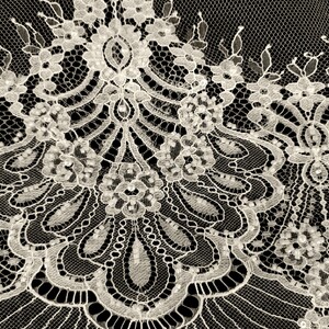 KORONKA FRANCUSKA ZDOBIONA 