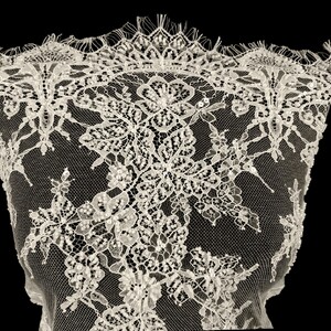 KORONKA FRANCUSKA ZDOBIONA