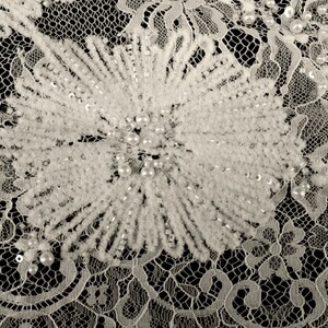 KORONKA FRANCUSKA ZDOBIONA 